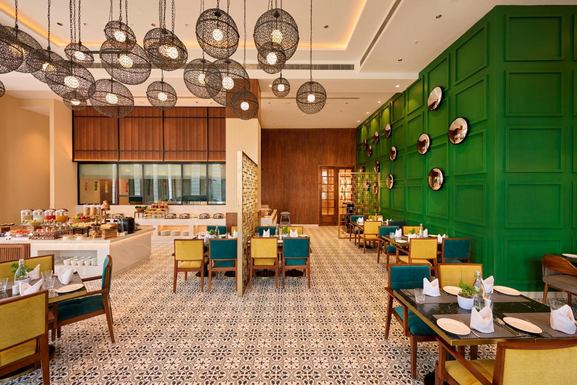 Iris Sarovar Portico Gurgaon Exterior photo