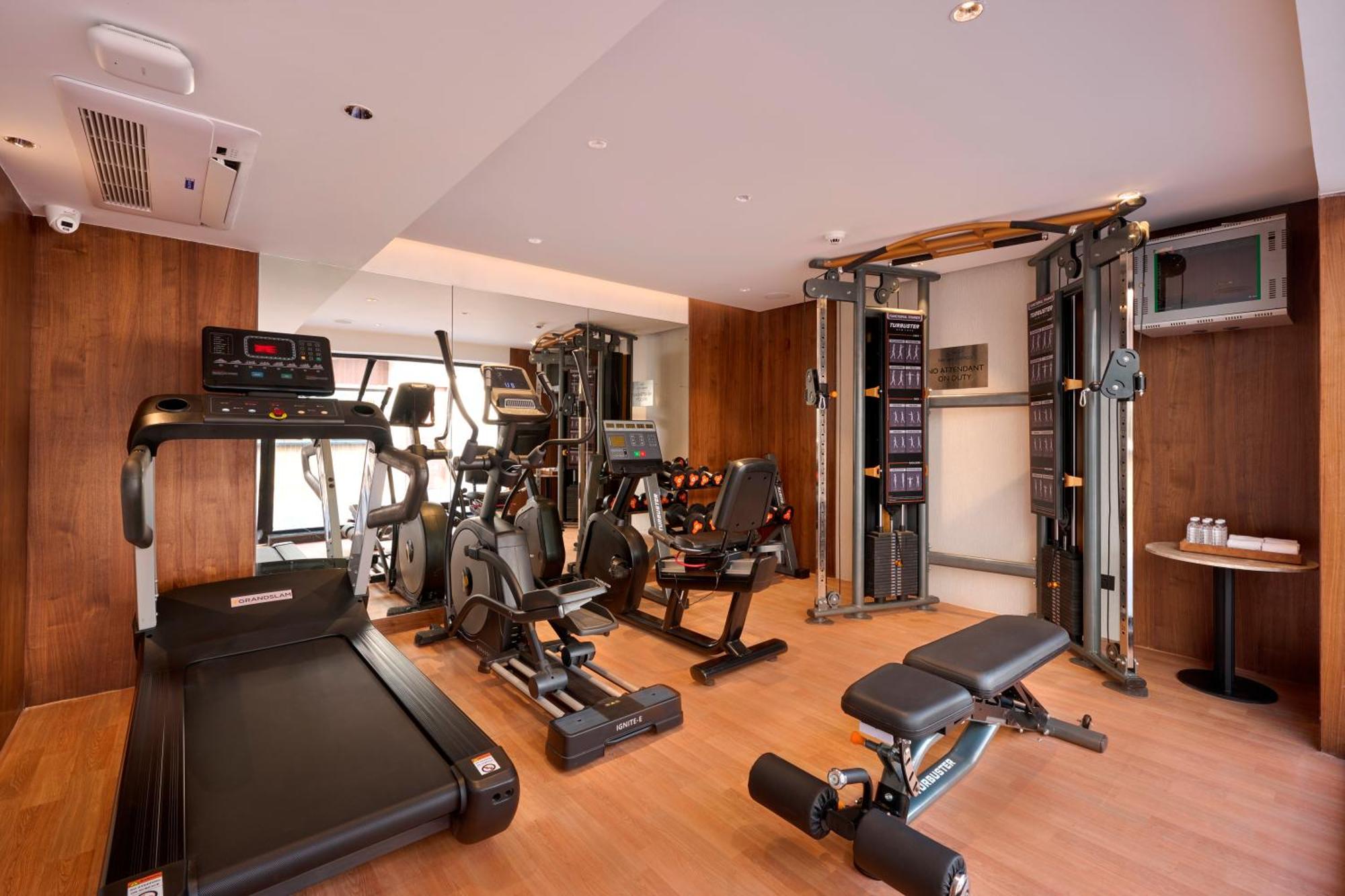 Iris Sarovar Portico Gurgaon Exterior photo