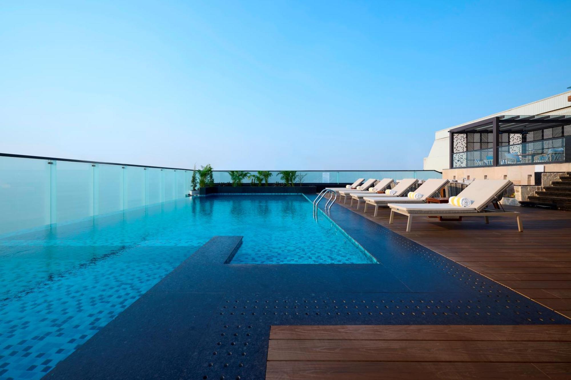 Iris Sarovar Portico Gurgaon Exterior photo
