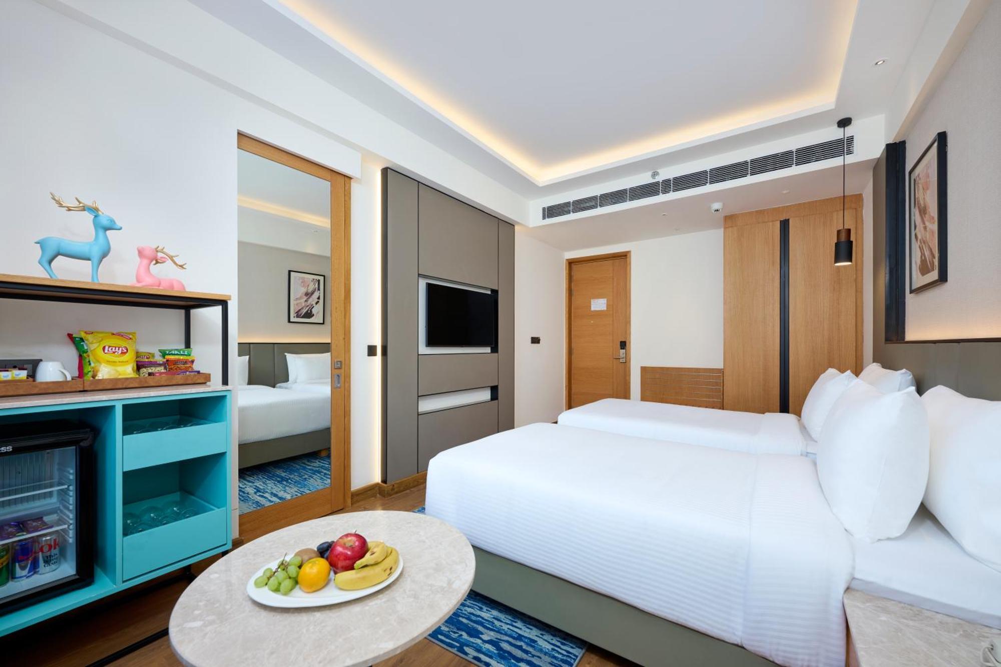 Iris Sarovar Portico Gurgaon Exterior photo
